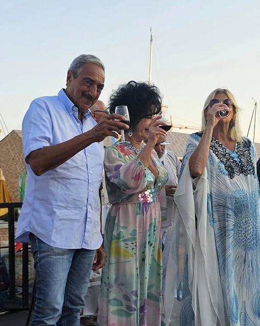 18 BRINDISI DAL PALCO CON MARINO BARTOLETTI