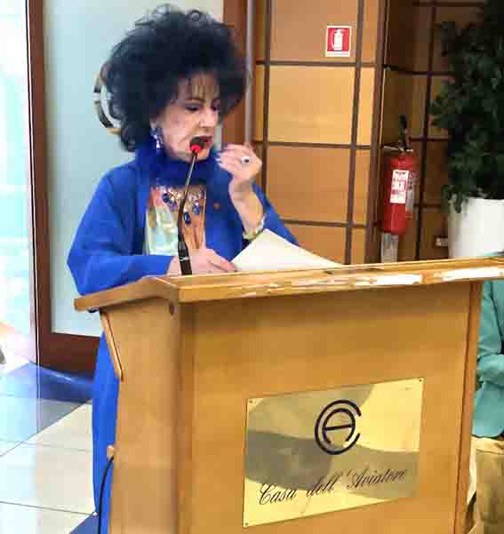 21presentazione libro sul podio