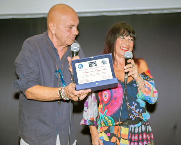 22Riccardo Ferrero premia Francesca Piggianelli