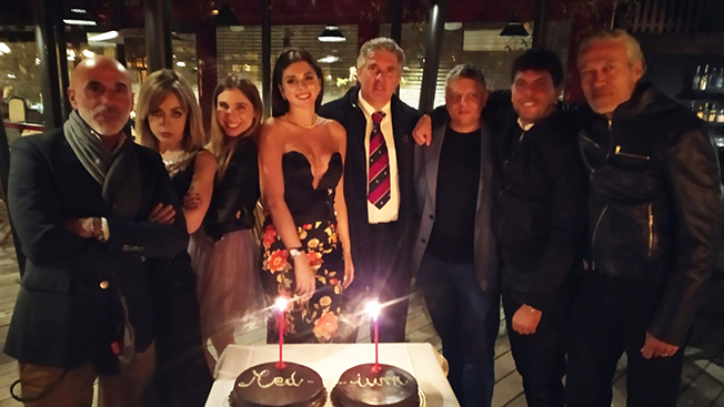 23Cast e produzione con le torte1