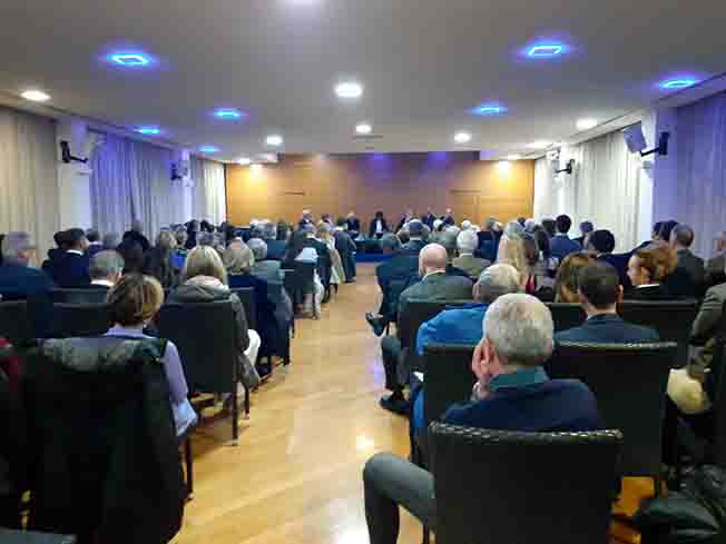 23La sala gremita1