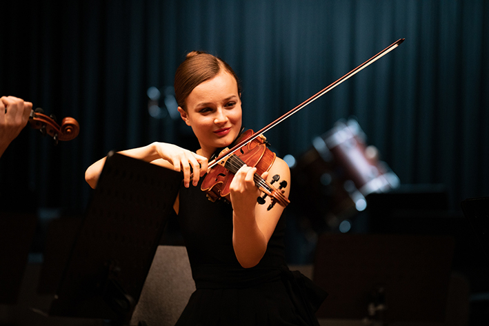 25HildegardDeStefanosuonaviolino