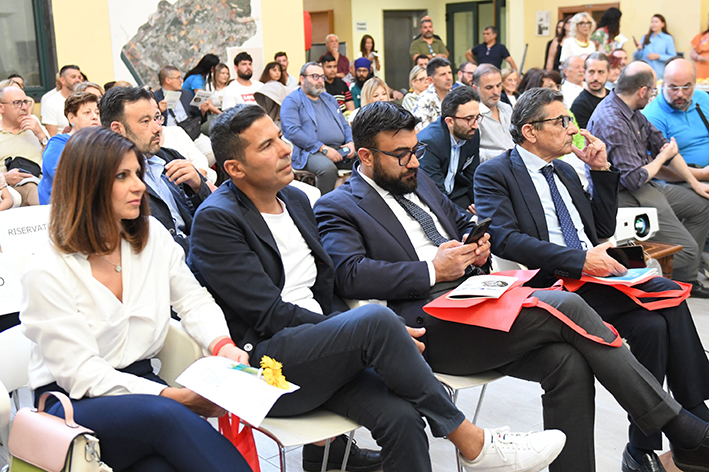 25PUBBLICO IN SALA