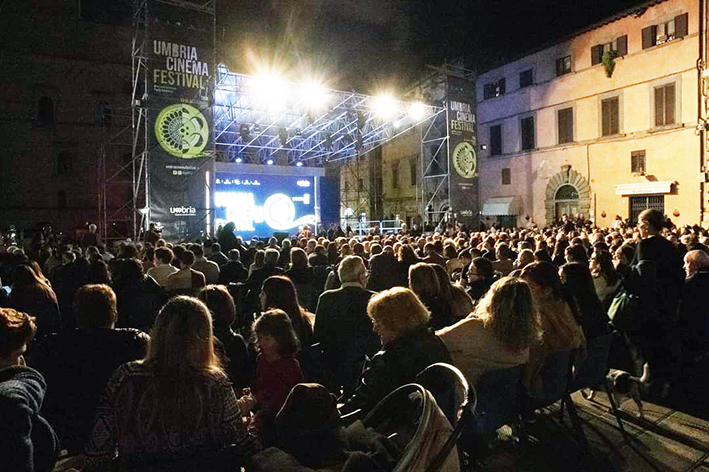 25Piazza del Popolo Todi1