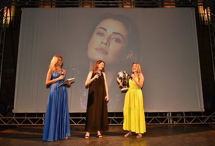 25Premio Agaren a Nathalie Rapti Gomez