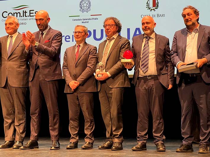 25PremitalianitàMarcelloZeppi sul palco