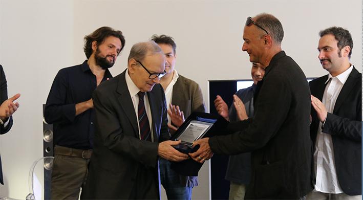 25Ric premia Morricone
