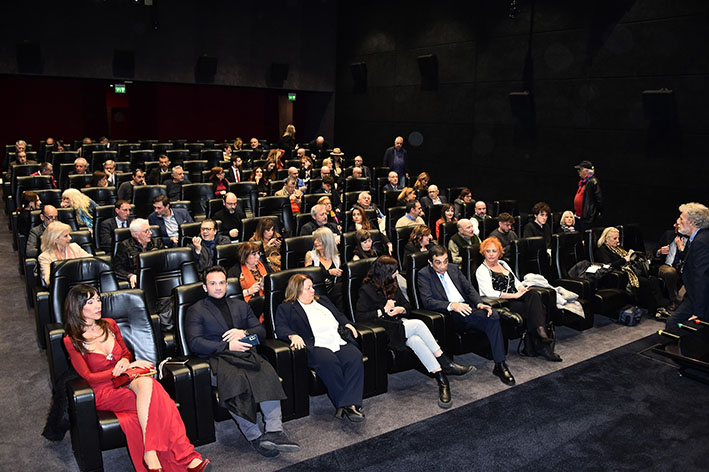 25sala gremita per il corto di Campanella