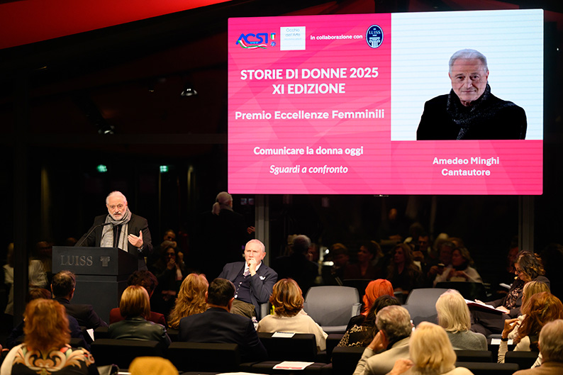 28Momento sul palco di Amedeo Minghi