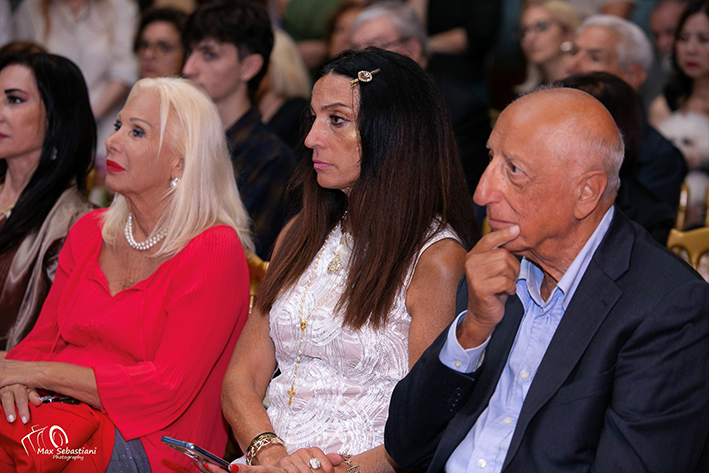 Da sinistra Elisabetta Viaggi Conny Caracciolo Maria Antonia Spartà e Pippo Franco