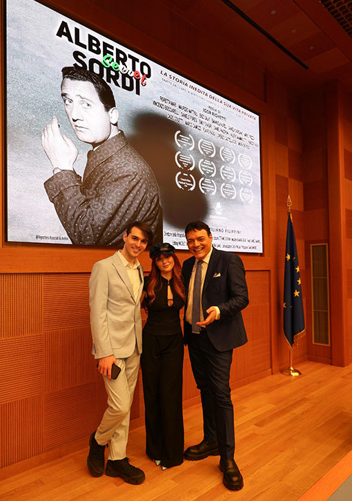 Gli attori Lorenzo Castelluccio ed Emily Shaqiri con Igor Righetti1