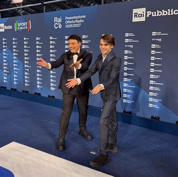 Igor Righetti e Lorenzo Castelluccio ieri sera allo Stadio Olimpico per la presentazione dellofferta radiofonica di Radio Rai